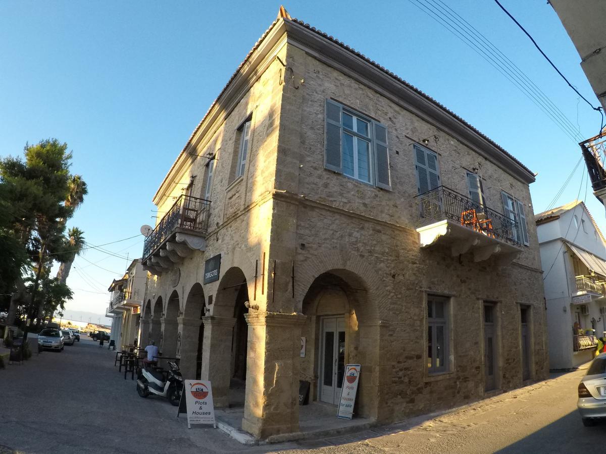 Xenias Rooms Apartments Koroni  Exterior photo